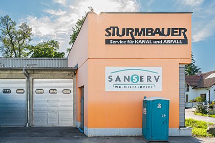 Drohnenflug über das Firmengelände